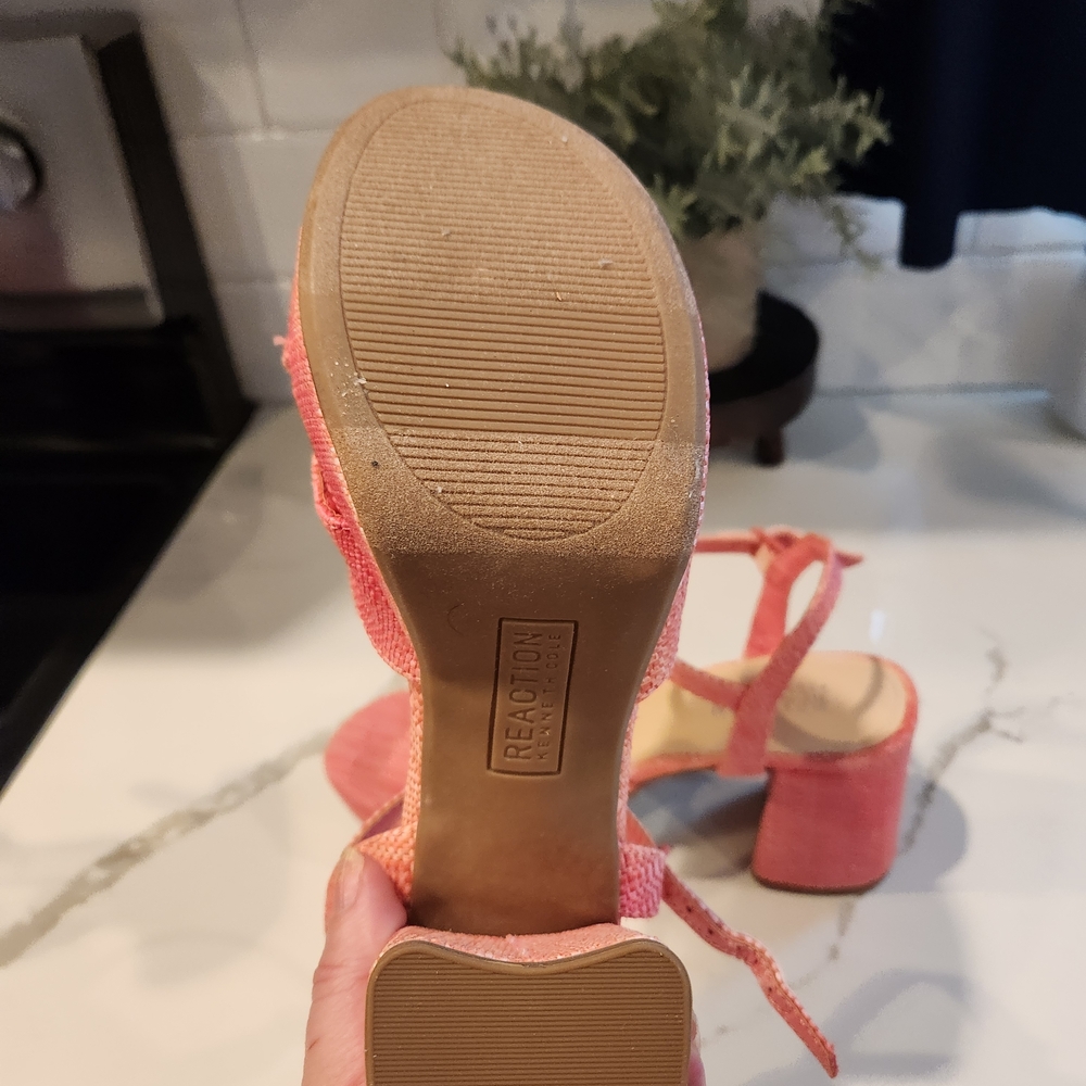 Kenneth Cole Reaction Reeva Pink Platform Sandals - Picture 5 of 7